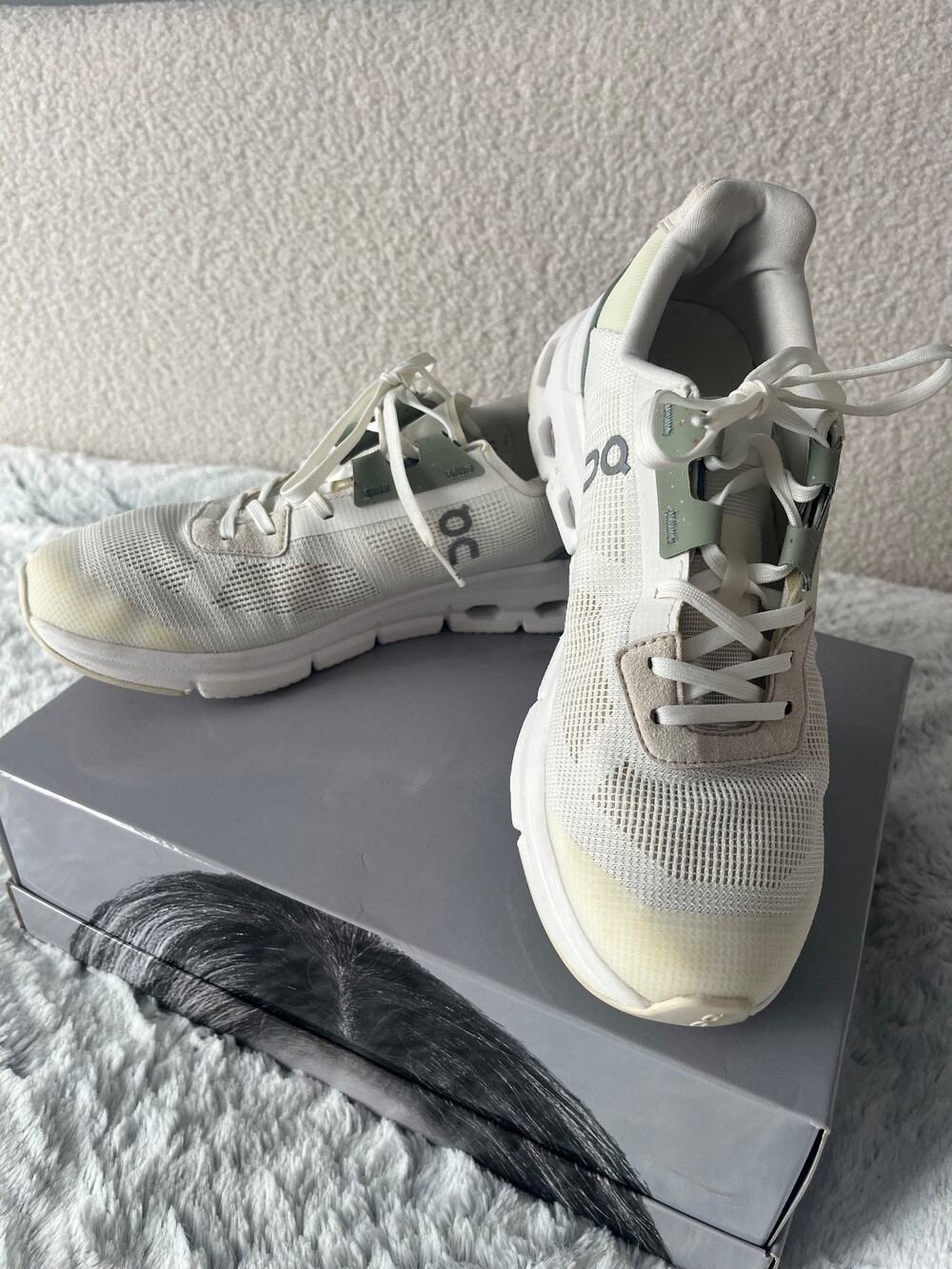 On Cloudrift Women's Sneakers US 8 White Sage Lavender Athleisure Sporty Chic